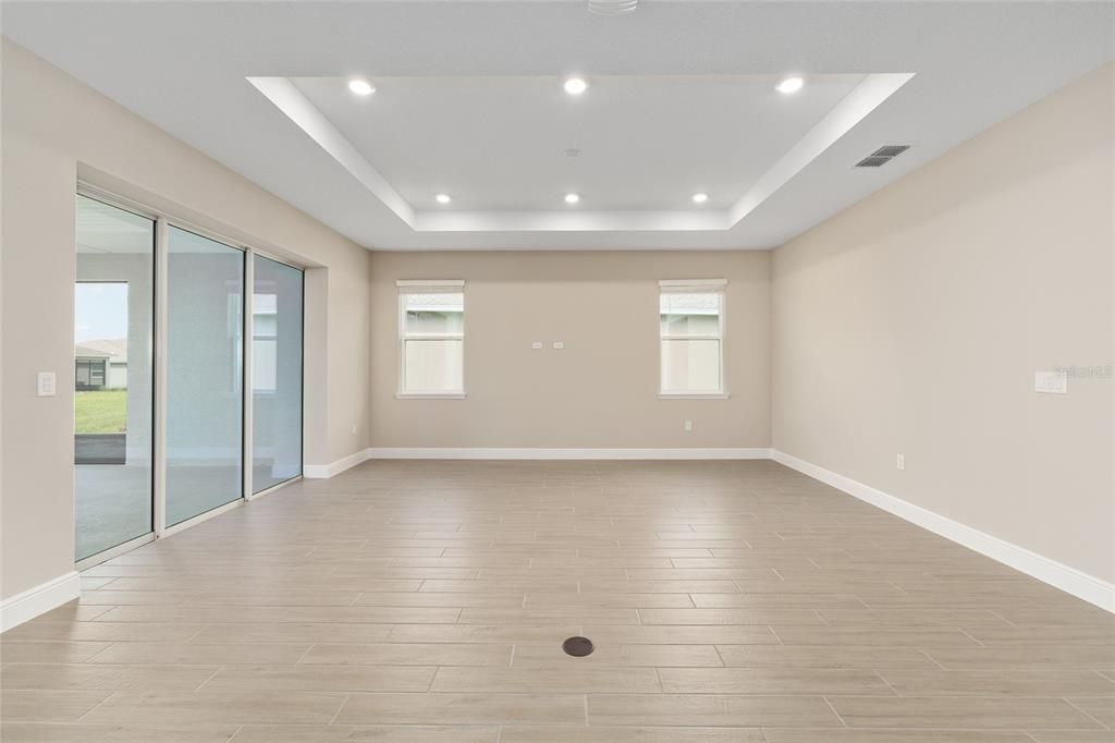 Active With Contract: $473,000 (3 beds, 3 baths, 2211 Square Feet)