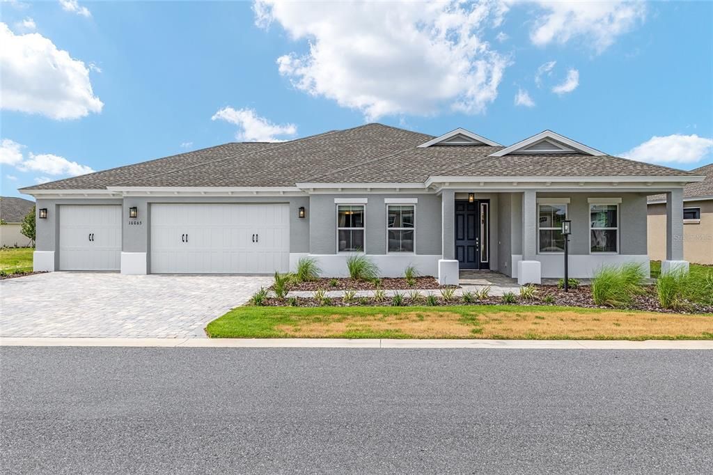 Active With Contract: $473,000 (3 beds, 3 baths, 2211 Square Feet)