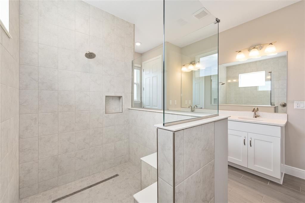 Active With Contract: $473,000 (3 beds, 3 baths, 2211 Square Feet)