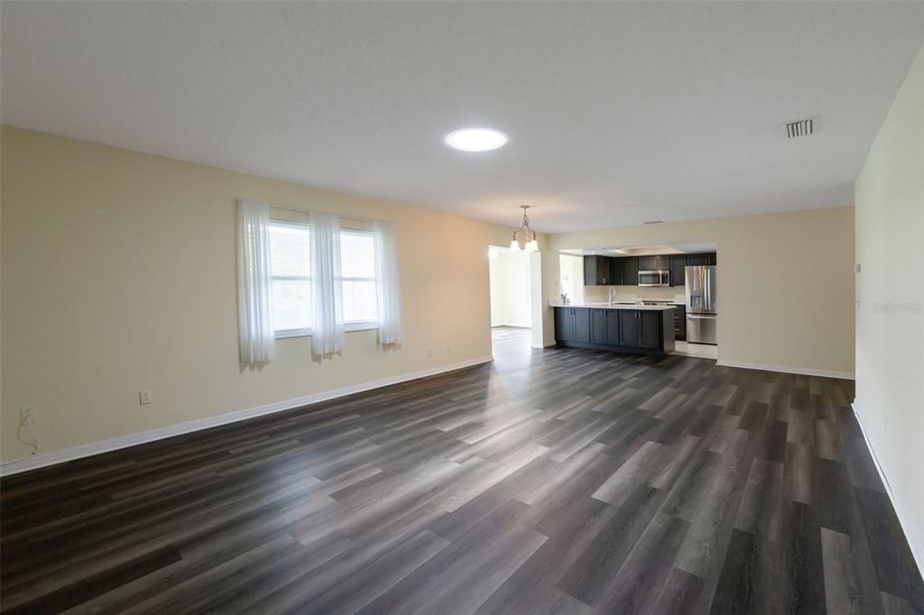 For Sale: $214,500 (2 beds, 2 baths, 1448 Square Feet)