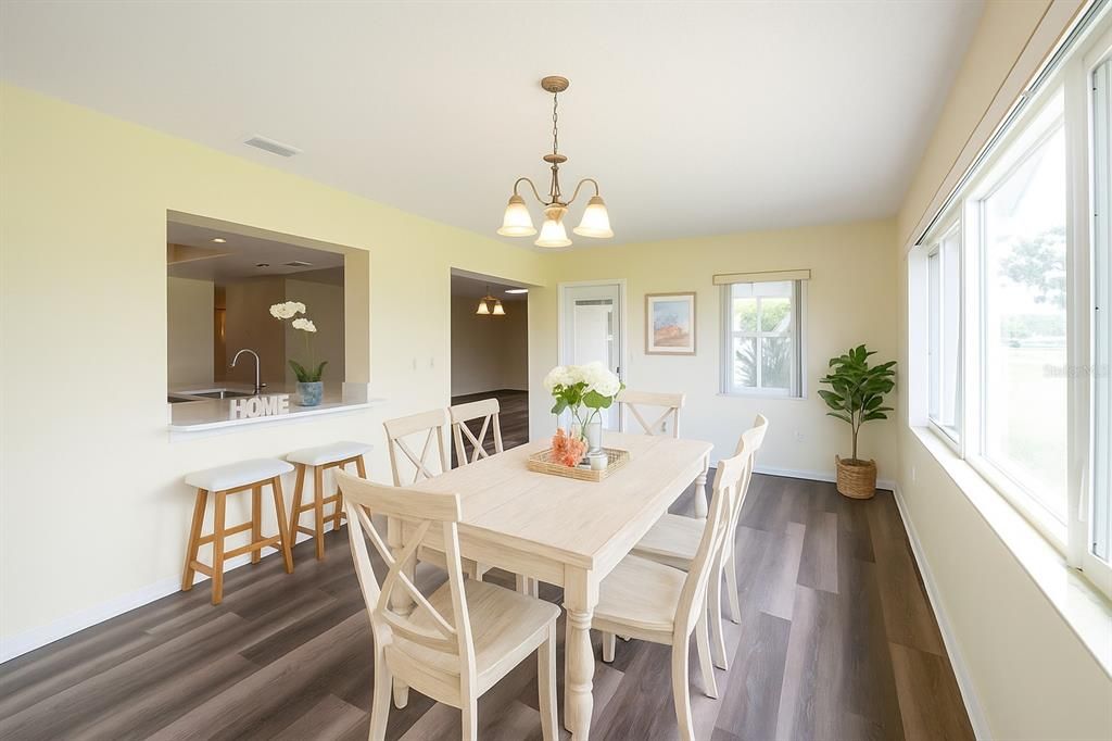 For Sale: $214,500 (2 beds, 2 baths, 1448 Square Feet)