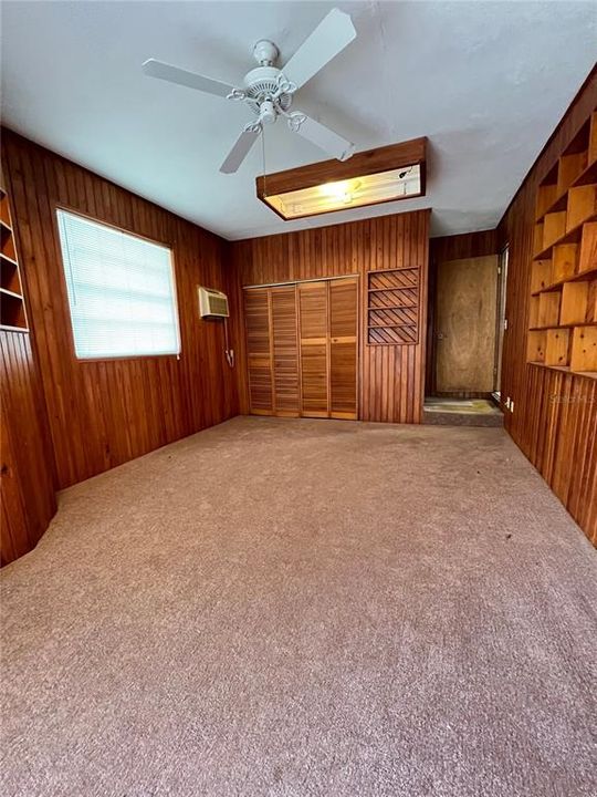 Active With Contract: $249,000 (3 beds, 2 baths, 1954 Square Feet)