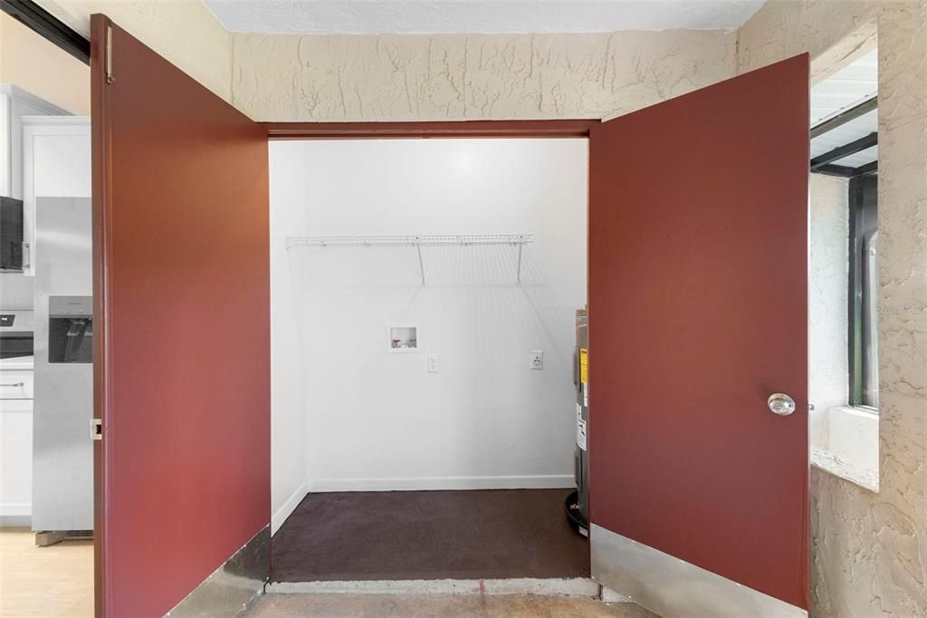 For Sale: $205,000 (2 beds, 2 baths, 992 Square Feet)