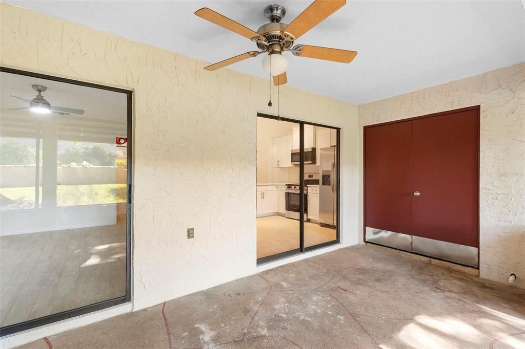 For Sale: $205,000 (2 beds, 2 baths, 992 Square Feet)