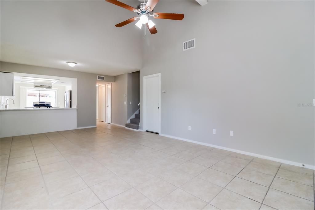 出租: $1,600 (2 贝兹, 2 浴室, 1904 平方英尺)