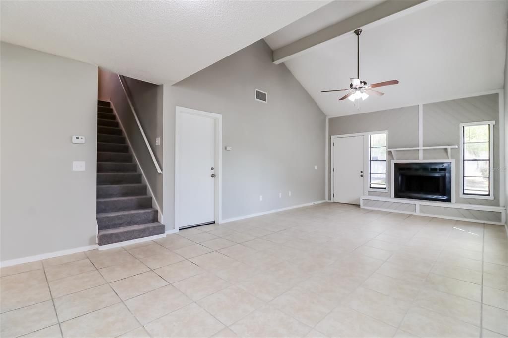 出租: $1,600 (2 贝兹, 2 浴室, 1904 平方英尺)