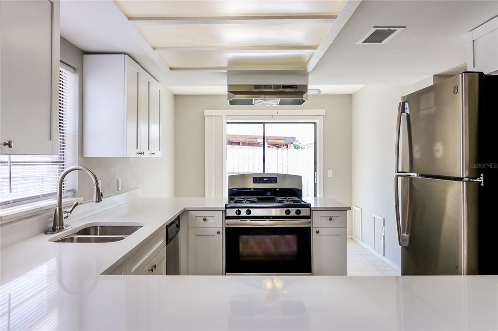 出租: $1,600 (2 贝兹, 2 浴室, 1904 平方英尺)