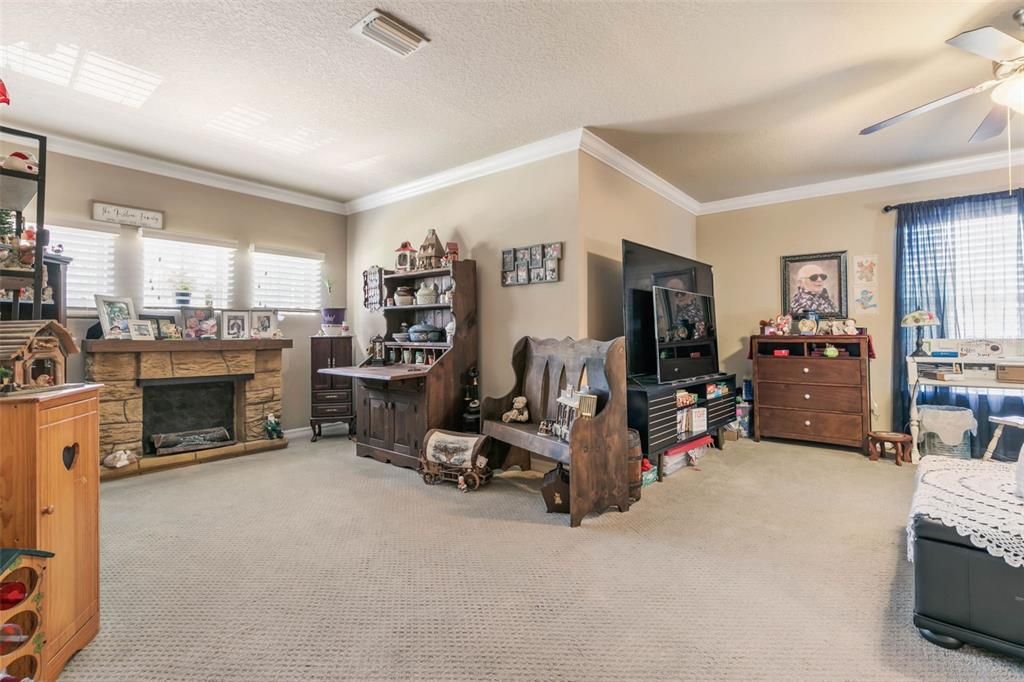 For Sale: $699,000 (4 beds, 3 baths, 3289 Square Feet)