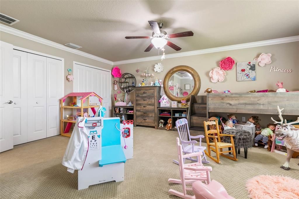 For Sale: $699,000 (4 beds, 3 baths, 3289 Square Feet)