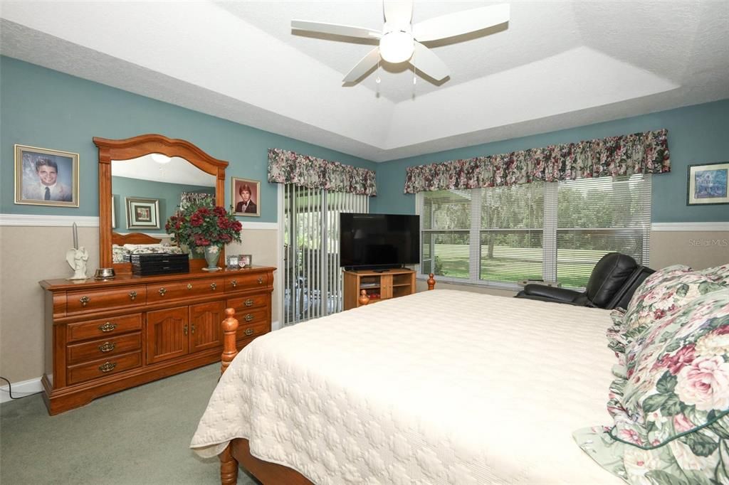 待售: $568,000 (4 贝兹, 3 浴室, 2217 平方英尺)