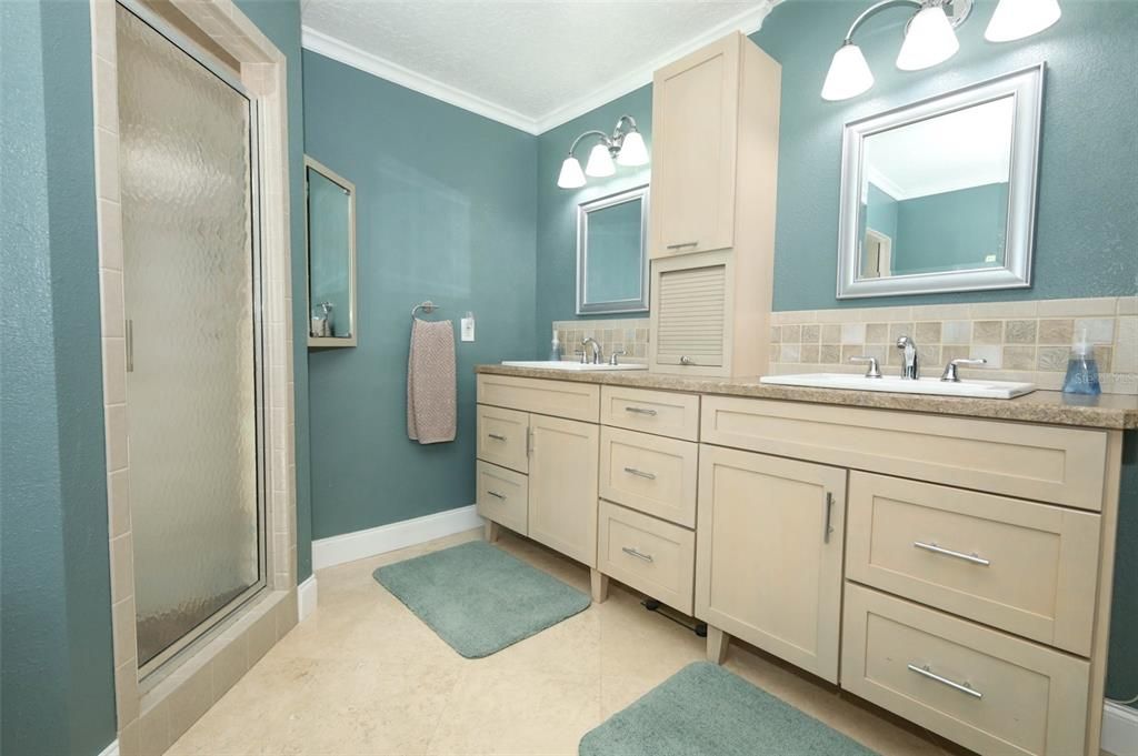 待售: $568,000 (4 贝兹, 3 浴室, 2217 平方英尺)