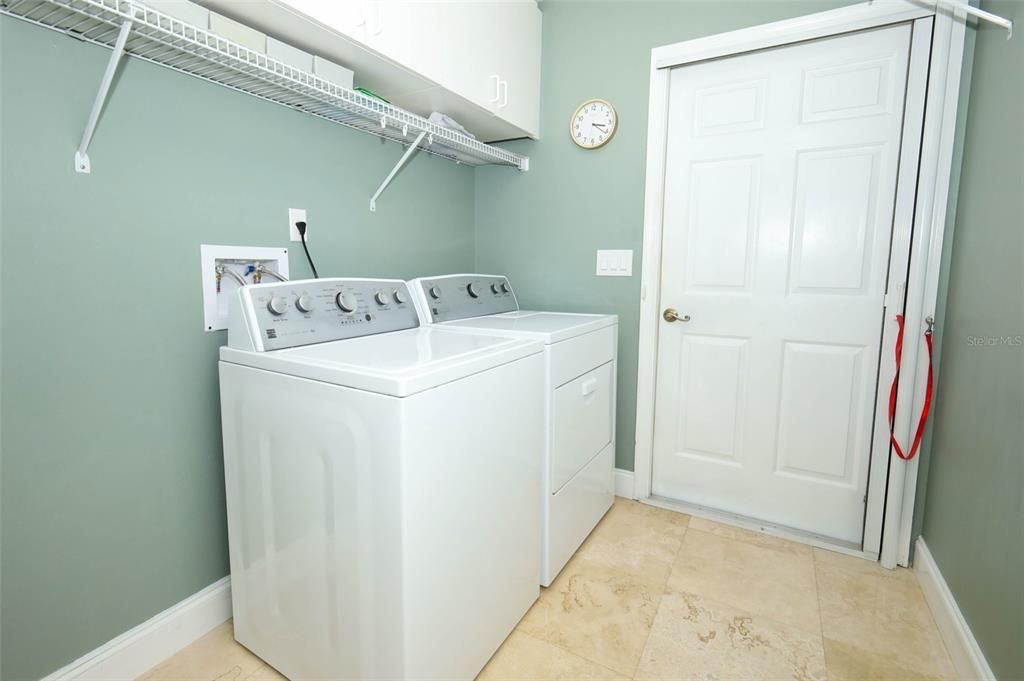 待售: $568,000 (4 贝兹, 3 浴室, 2217 平方英尺)