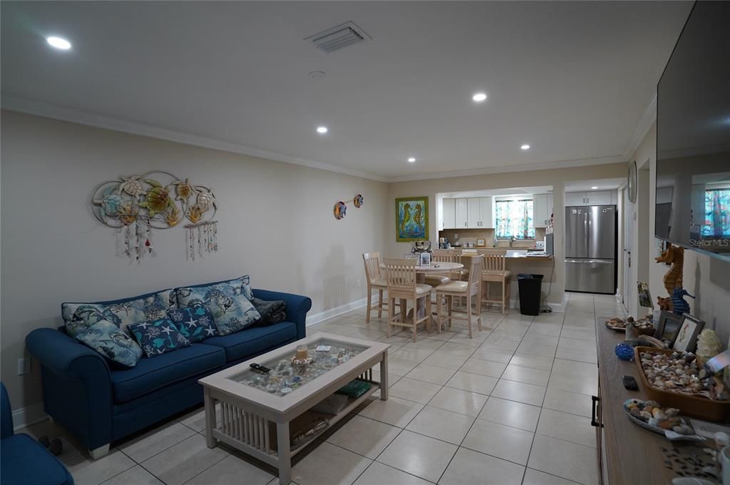 En Venta: $253,000 (2 camas, 2 baños, 1056 Pies cuadrados)