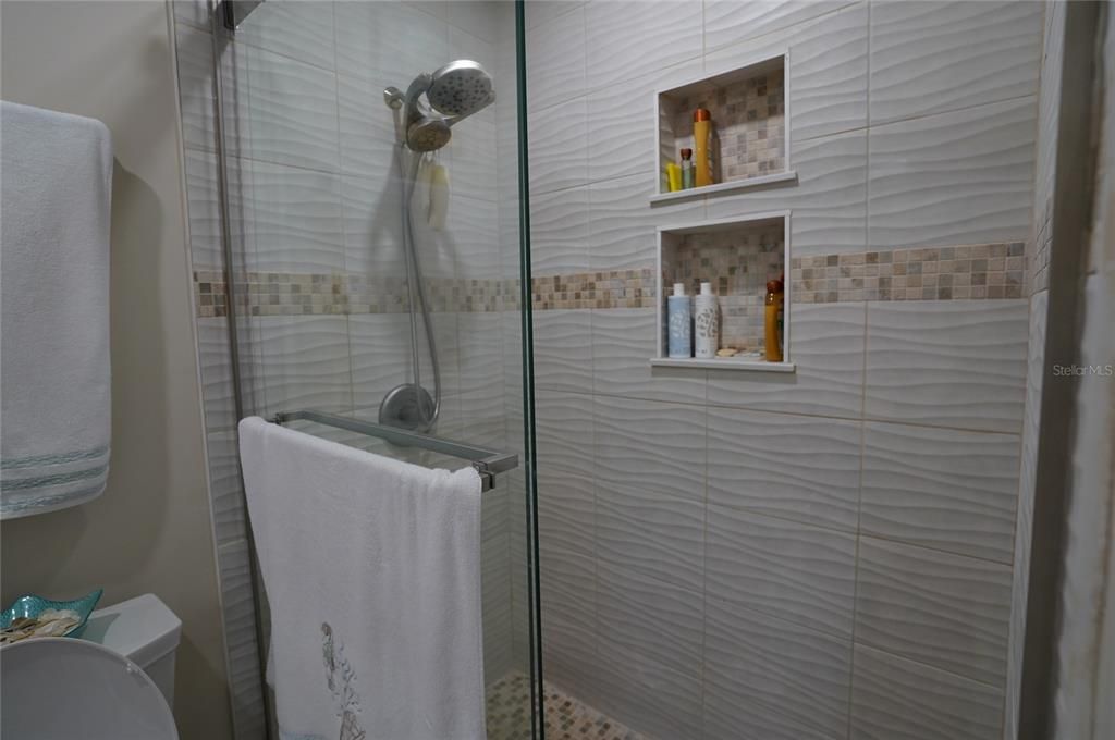 En Venta: $253,000 (2 camas, 2 baños, 1056 Pies cuadrados)