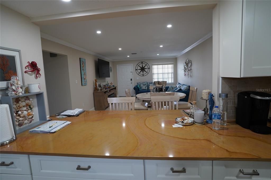 En Venta: $253,000 (2 camas, 2 baños, 1056 Pies cuadrados)