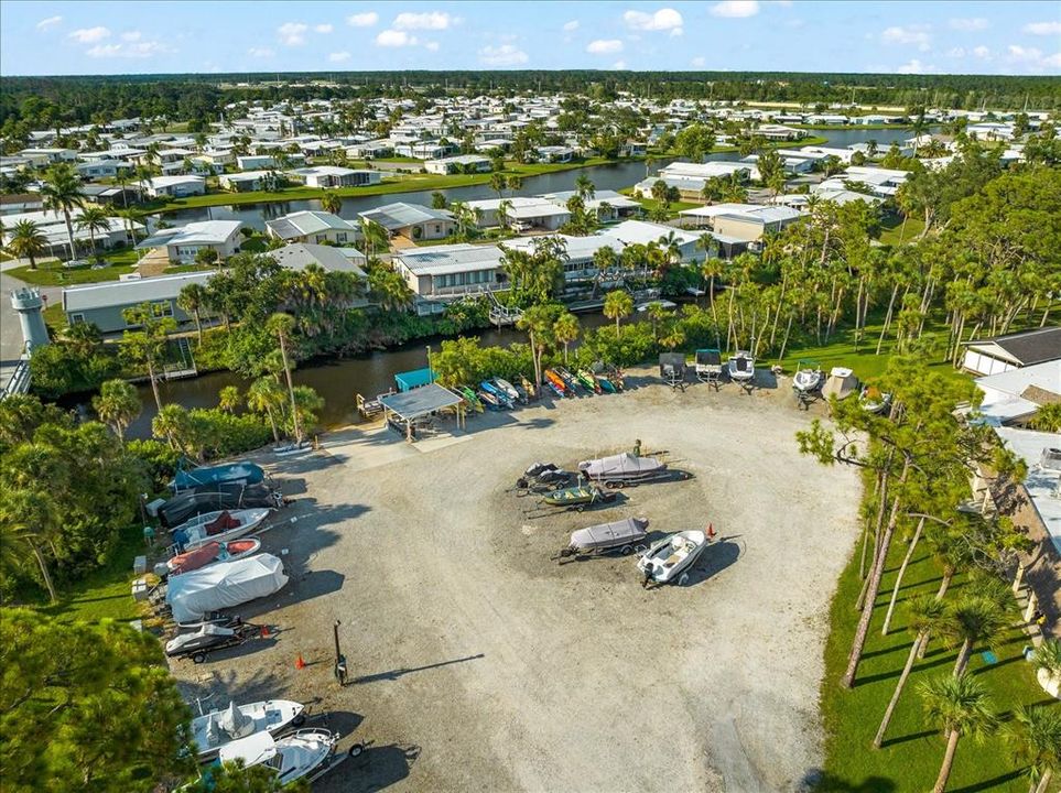 合同活跃: $159,000 (1 贝兹, 1 浴室, 403 平方英尺)