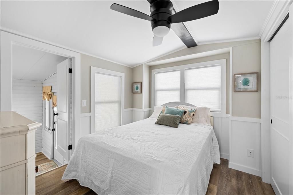 合同活跃: $159,000 (1 贝兹, 1 浴室, 403 平方英尺)