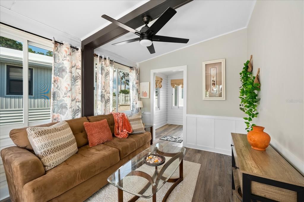 合同活跃: $159,000 (1 贝兹, 1 浴室, 403 平方英尺)