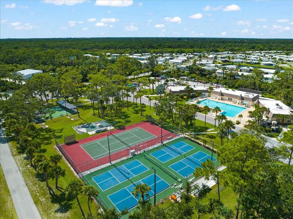 合同活跃: $159,000 (1 贝兹, 1 浴室, 403 平方英尺)