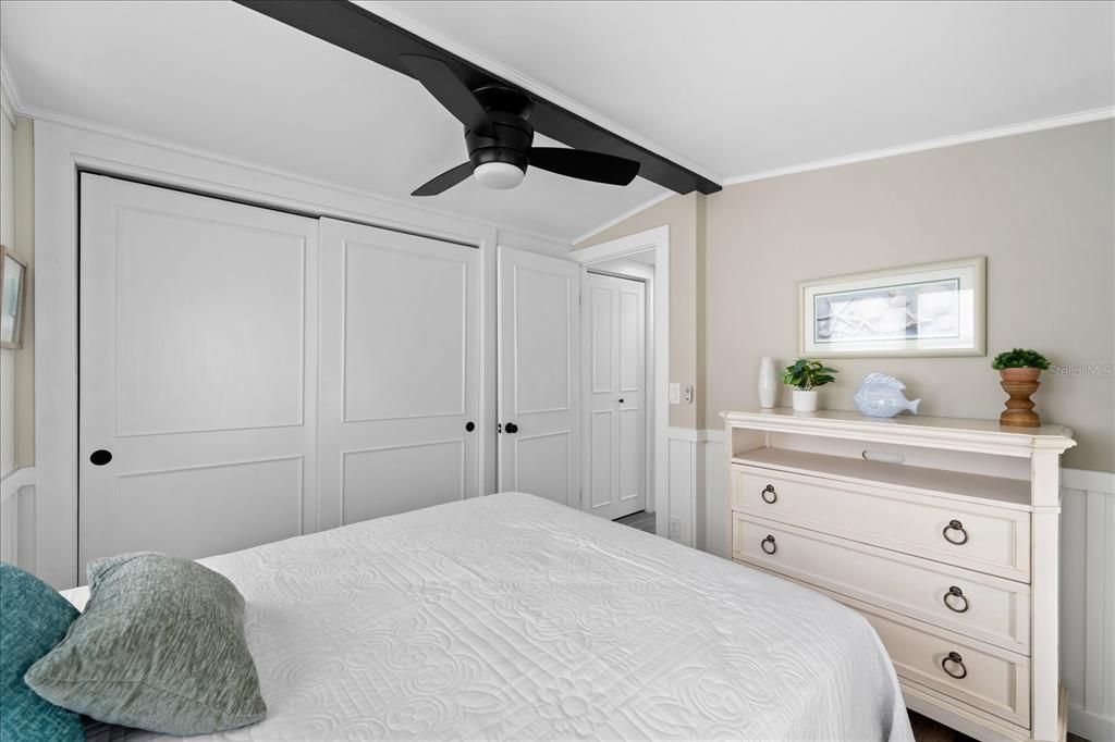 合同活跃: $159,000 (1 贝兹, 1 浴室, 403 平方英尺)