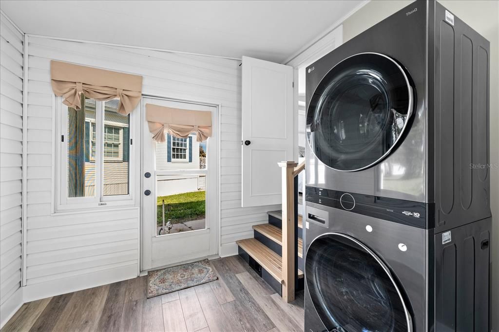 合同活跃: $159,000 (1 贝兹, 1 浴室, 403 平方英尺)