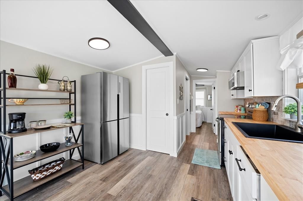 合同活跃: $159,000 (1 贝兹, 1 浴室, 403 平方英尺)