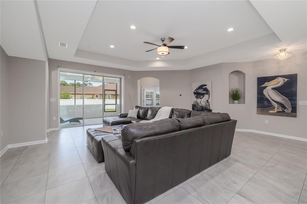 На продажу: $625,000 (4 спален, 4 ванн, 3338 Квадратных фут)