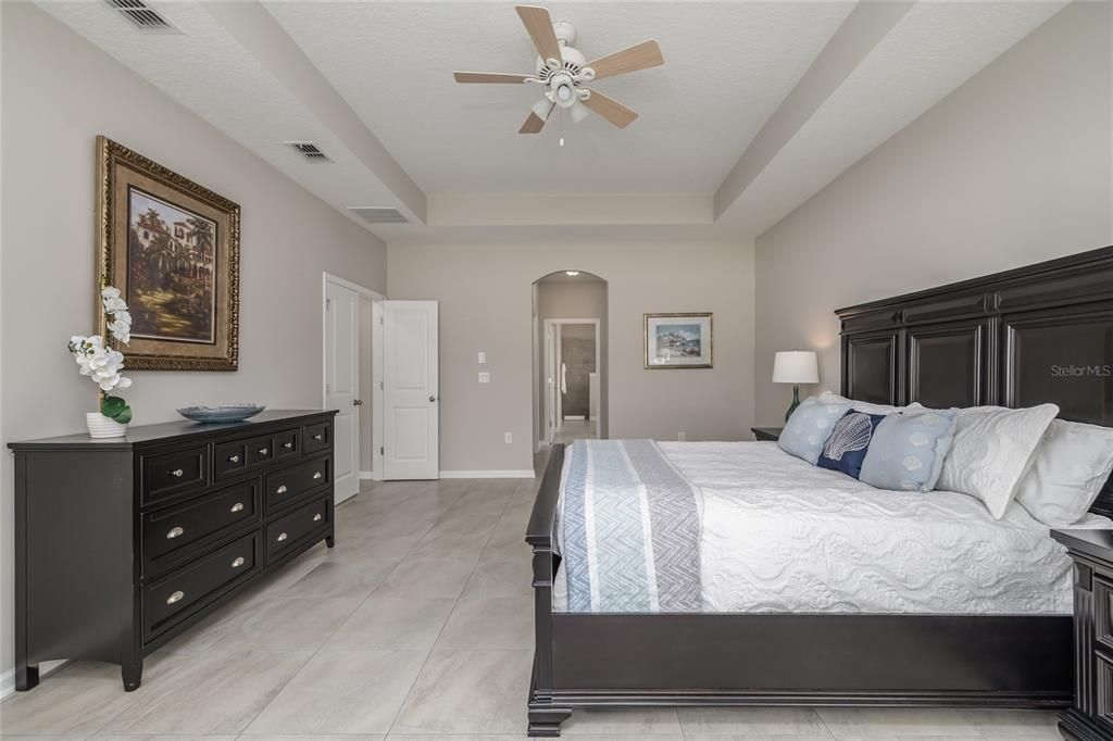 На продажу: $625,000 (4 спален, 4 ванн, 3338 Квадратных фут)