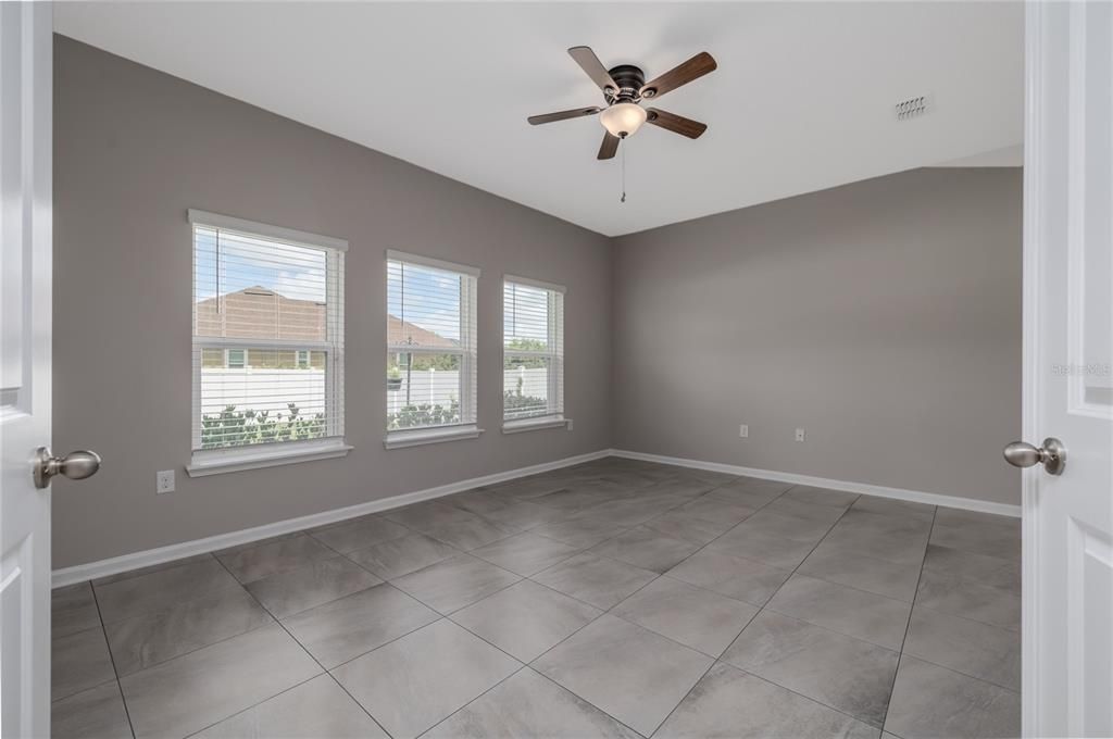 На продажу: $625,000 (4 спален, 4 ванн, 3338 Квадратных фут)