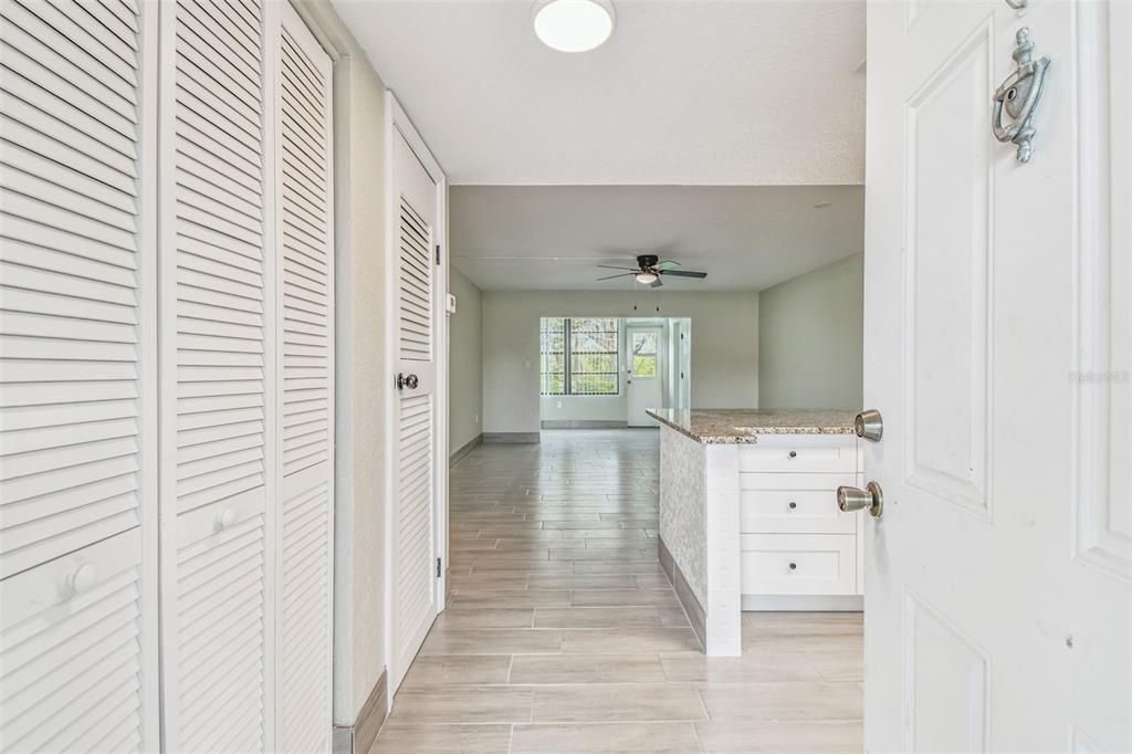 待售: $100,000 (2 贝兹, 1 浴室, 891 平方英尺)