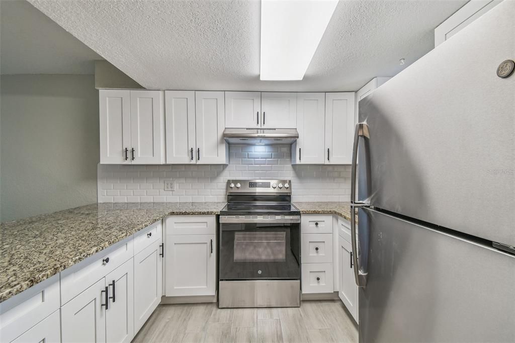 待售: $100,000 (2 贝兹, 1 浴室, 891 平方英尺)