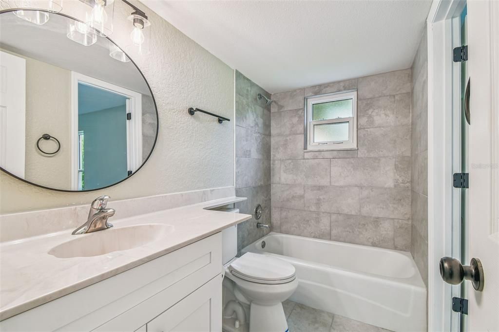 待售: $100,000 (2 贝兹, 1 浴室, 891 平方英尺)