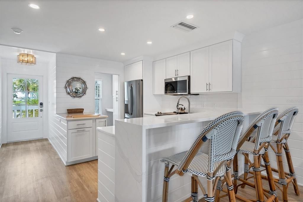 出租: $4,000 (2 贝兹, 2 浴室, 1248 平方英尺)