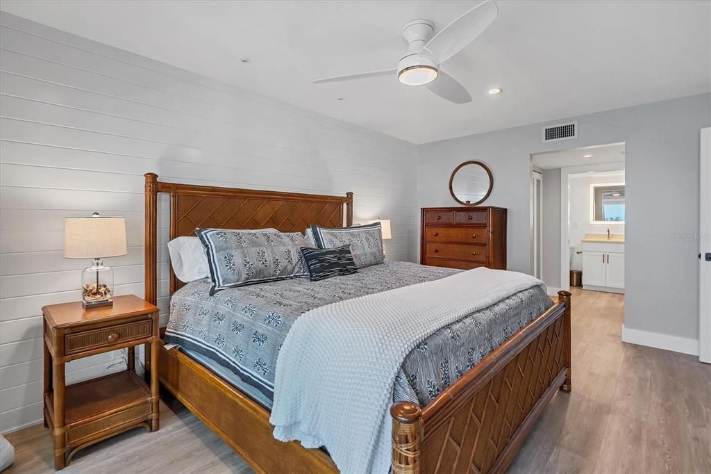 出租: $4,000 (2 贝兹, 2 浴室, 1248 平方英尺)