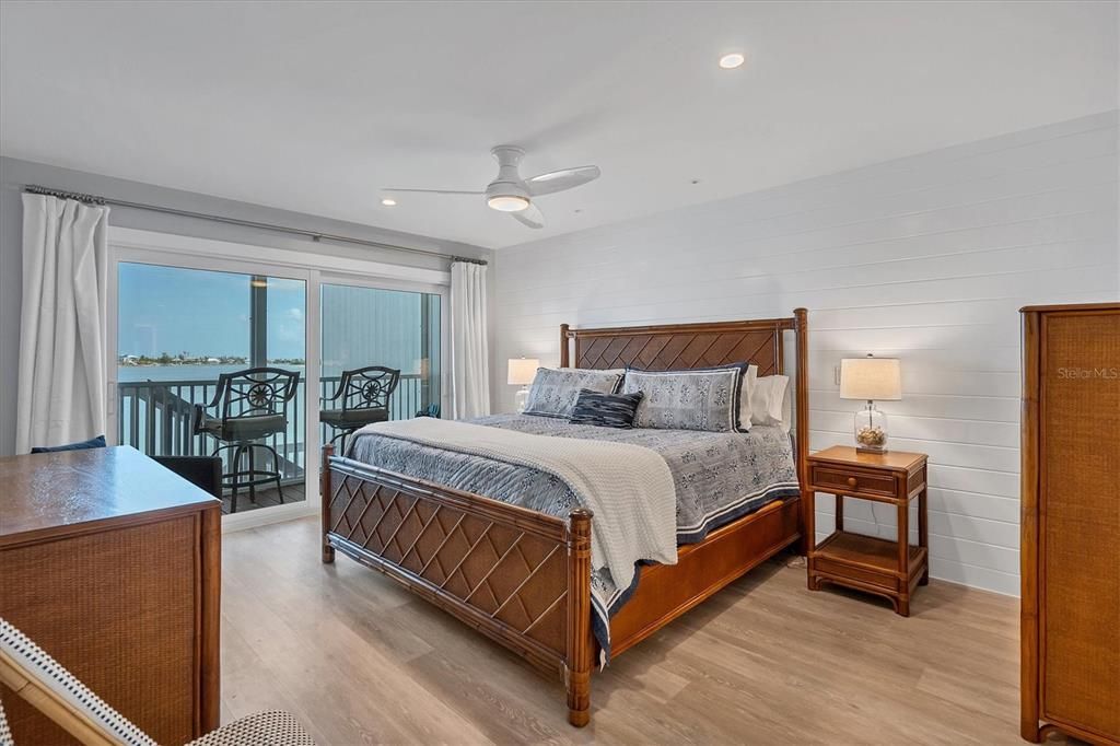 出租: $4,000 (2 贝兹, 2 浴室, 1248 平方英尺)