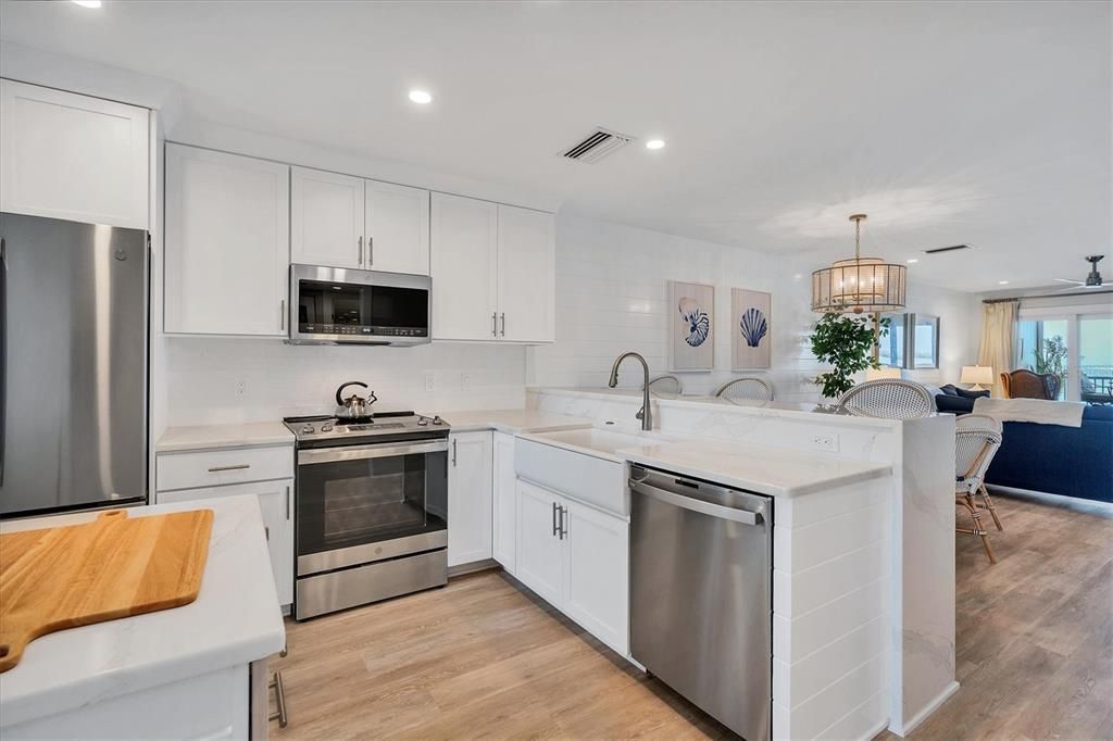 出租: $4,000 (2 贝兹, 2 浴室, 1248 平方英尺)