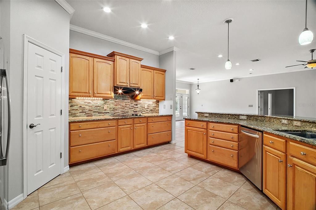 待售: $1,175,000 (4 贝兹, 3 浴室, 2765 平方英尺)