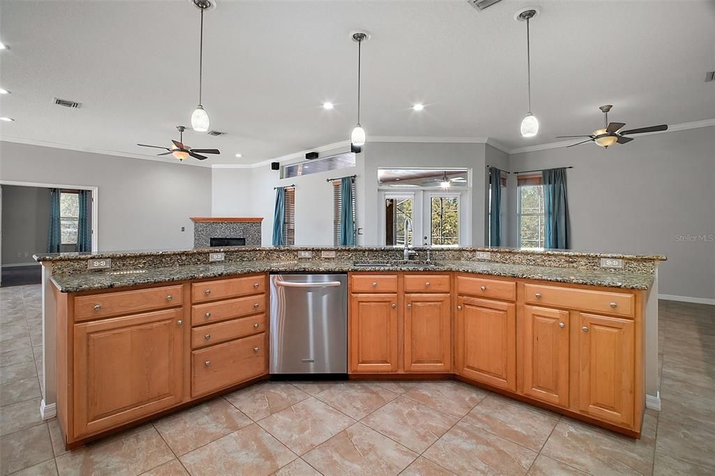 待售: $1,175,000 (4 贝兹, 3 浴室, 2765 平方英尺)