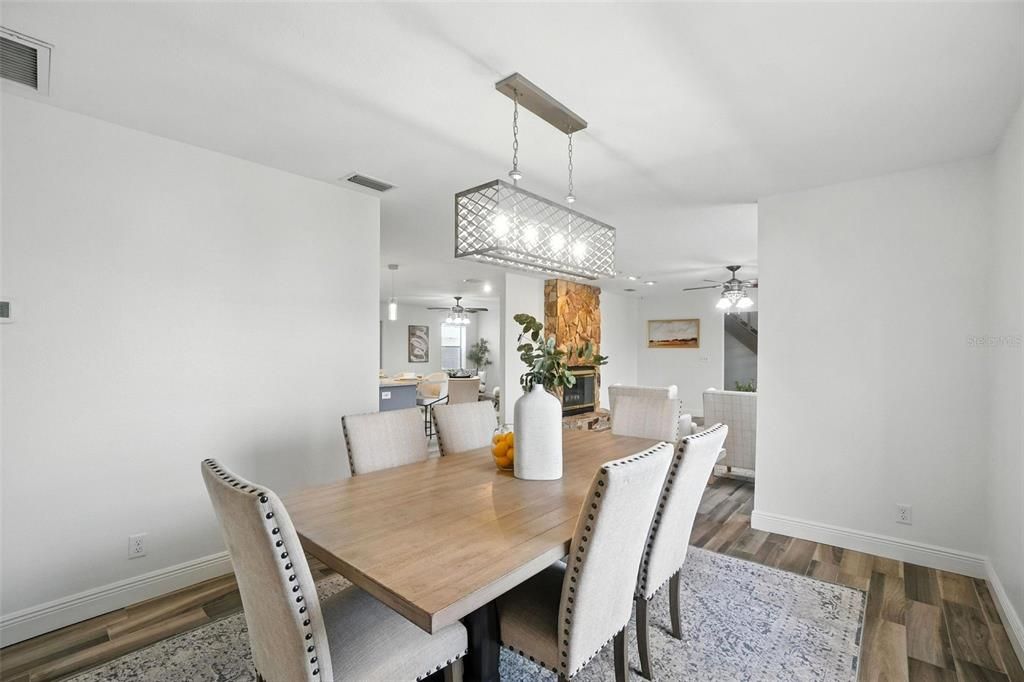 En Venta: $1,199,000 (4 camas, 4 baños, 3176 Pies cuadrados)