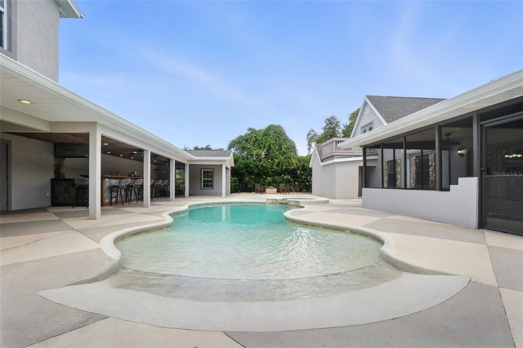 En Venta: $1,199,000 (4 camas, 4 baños, 3176 Pies cuadrados)