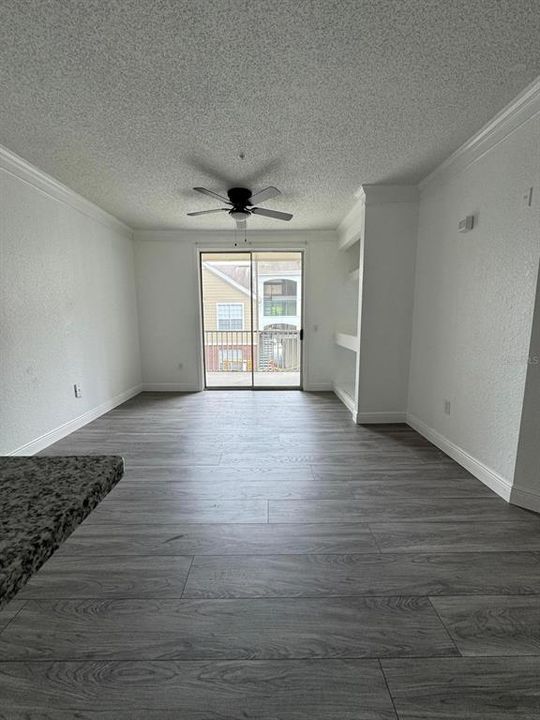 Под контрактом: $195,000 (1 спален, 1 ванн, 625 Квадратных фут)