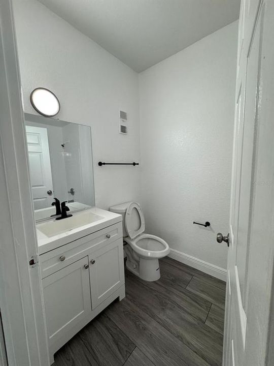 Под контрактом: $195,000 (1 спален, 1 ванн, 625 Квадратных фут)