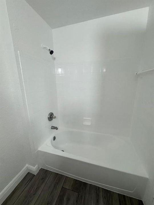 Под контрактом: $195,000 (1 спален, 1 ванн, 625 Квадратных фут)