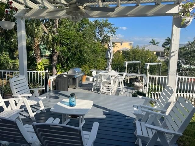 Active With Contract: $634,900 (4 beds, 2 baths, 2139 Square Feet)