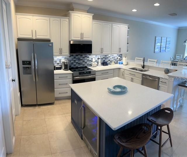 Active With Contract: $634,900 (4 beds, 2 baths, 2139 Square Feet)