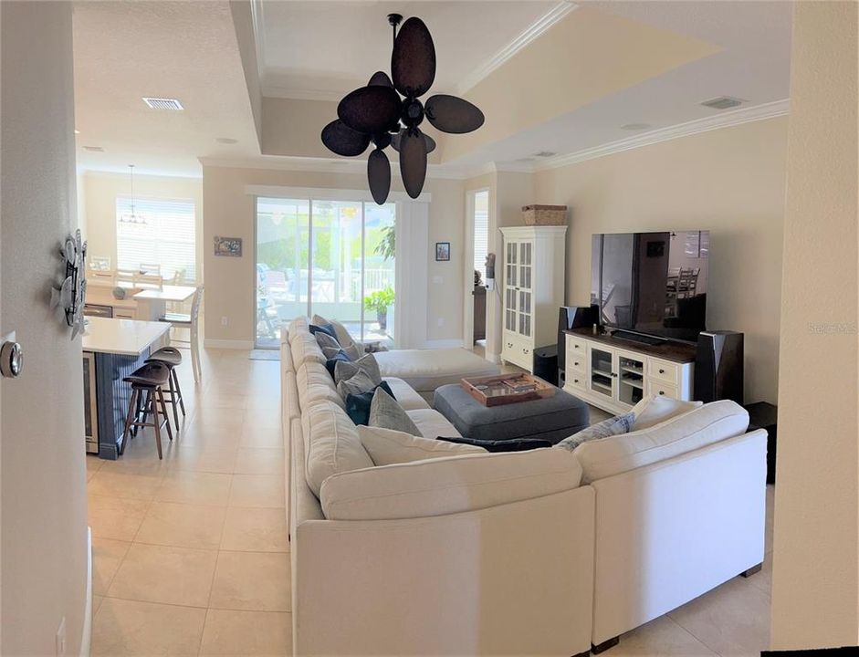 Active With Contract: $634,900 (4 beds, 2 baths, 2139 Square Feet)