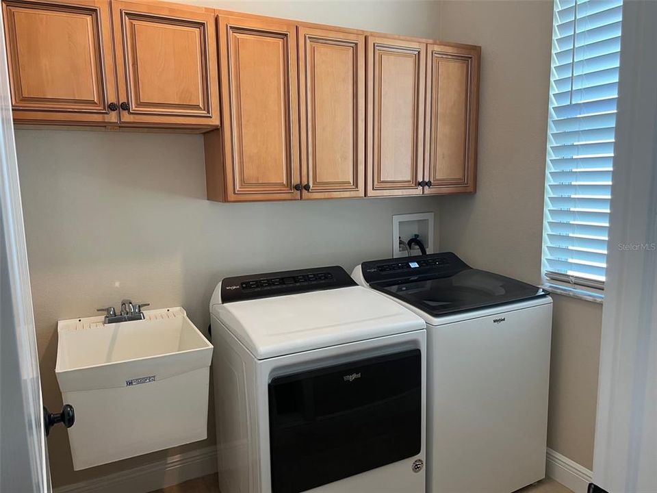 Active With Contract: $634,900 (4 beds, 2 baths, 2139 Square Feet)