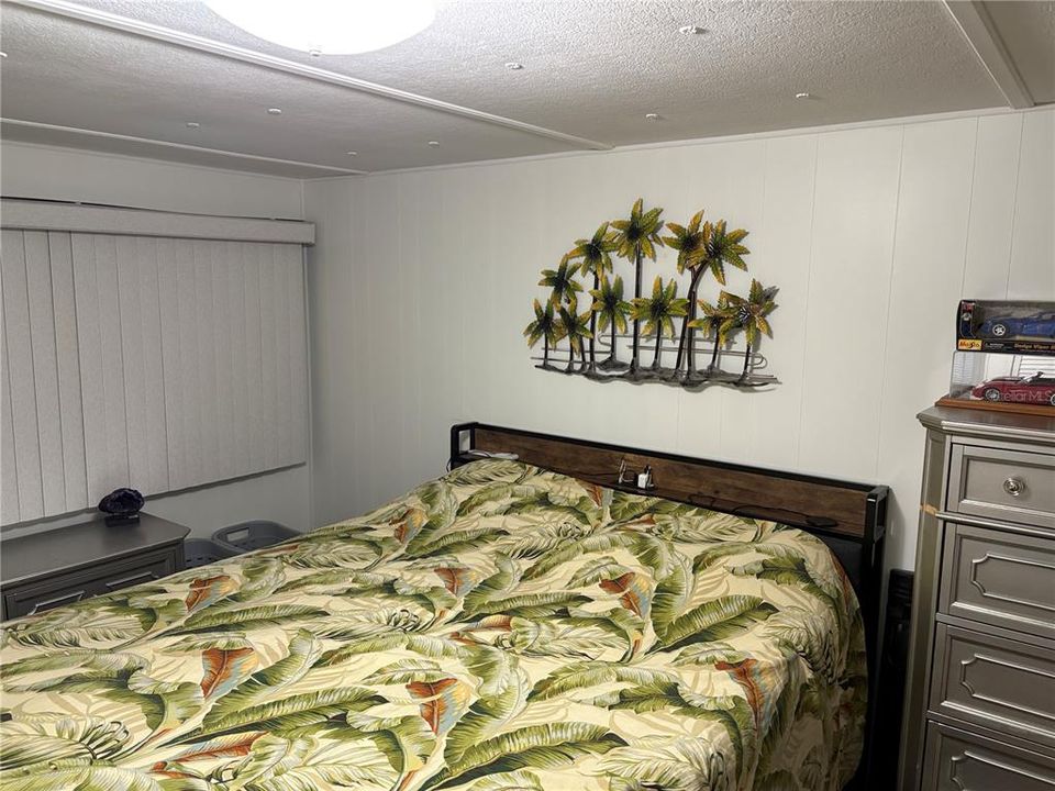 待售: $115,000 (1 贝兹, 1 浴室, 624 平方英尺)