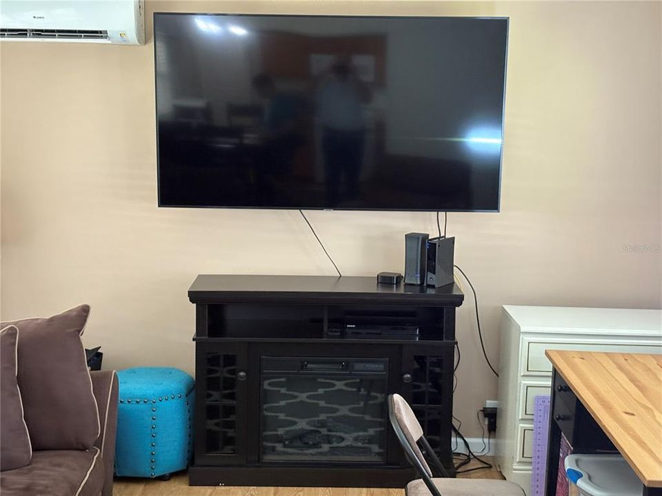 待售: $115,000 (1 贝兹, 1 浴室, 624 平方英尺)