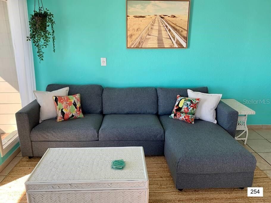 待售: $1,250,000 (5 贝兹, 0 浴室, 2668 平方英尺)